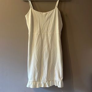 Lulu’s white dress